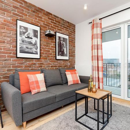 Movie Jacuzzi Apartment At The Main Station By Noclegi Renters Cracovie Extérieur photo