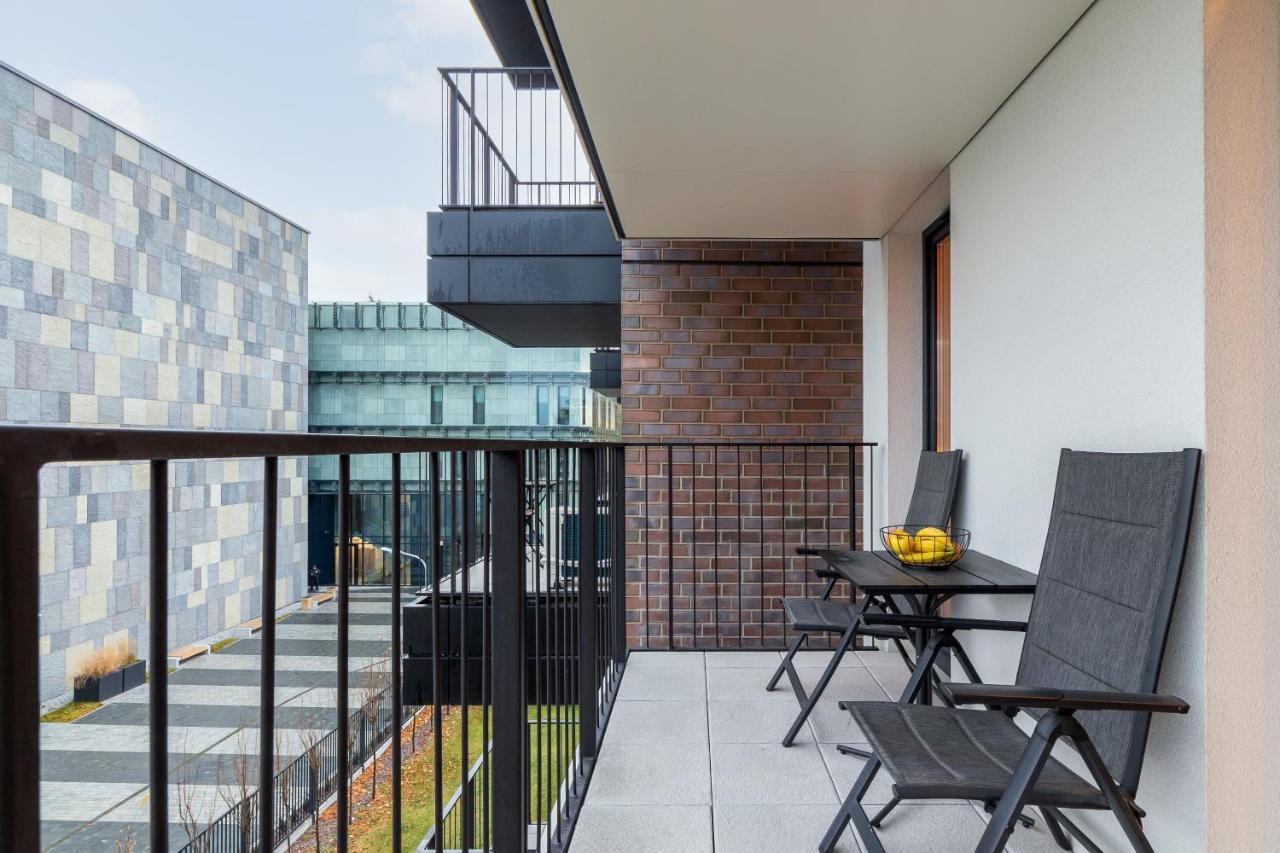 Movie Jacuzzi Apartment At The Main Station By Noclegi Renters Cracovie Extérieur photo
